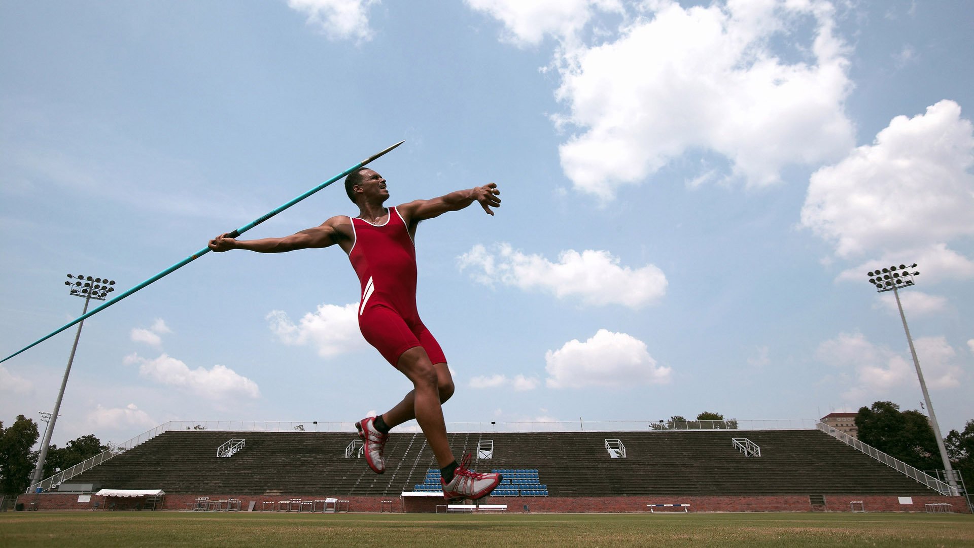 全民健身背景下社区体育空间优化策略研究，社区全民健身中心建设标准