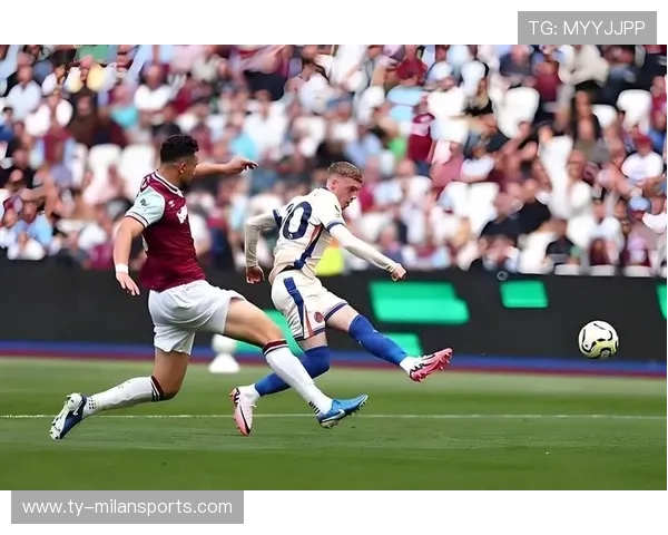 切尔西反击中中场直塞极具穿透力 切尔西反击中中场直塞极具穿透力