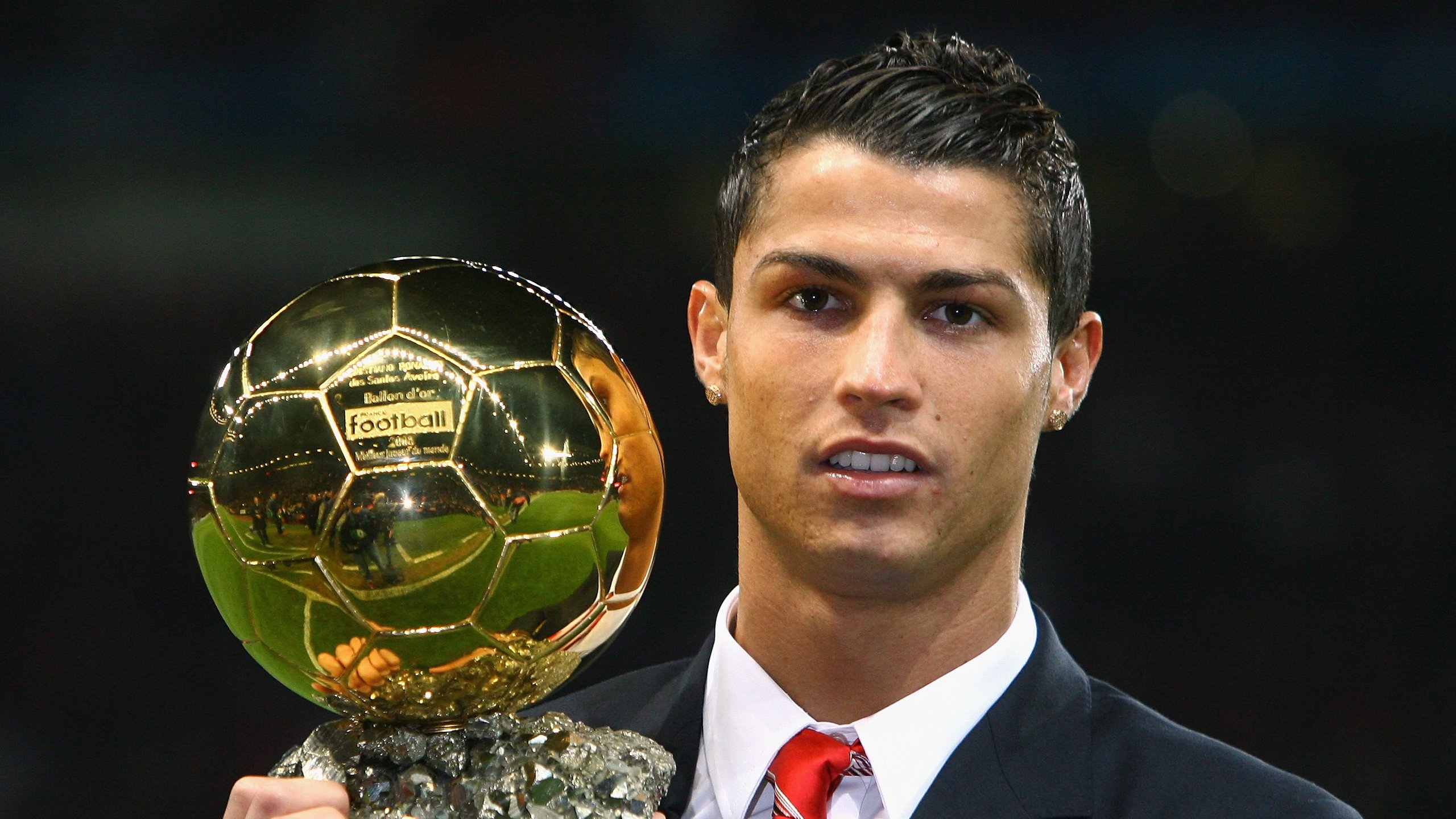 欧冠“帽子戏法先生”再现神威 一人独造四球率队逆转